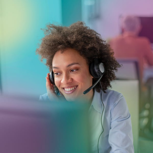 Woman-Customer-Service2_720x720